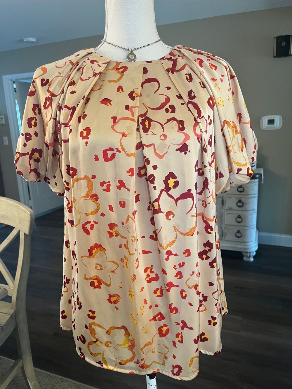 Entro Beige Floral Pleated Short Sleeve Tunic